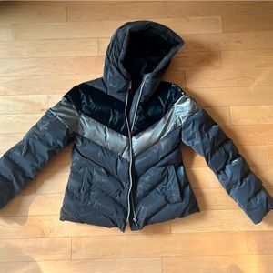 Woodpecker winter coat